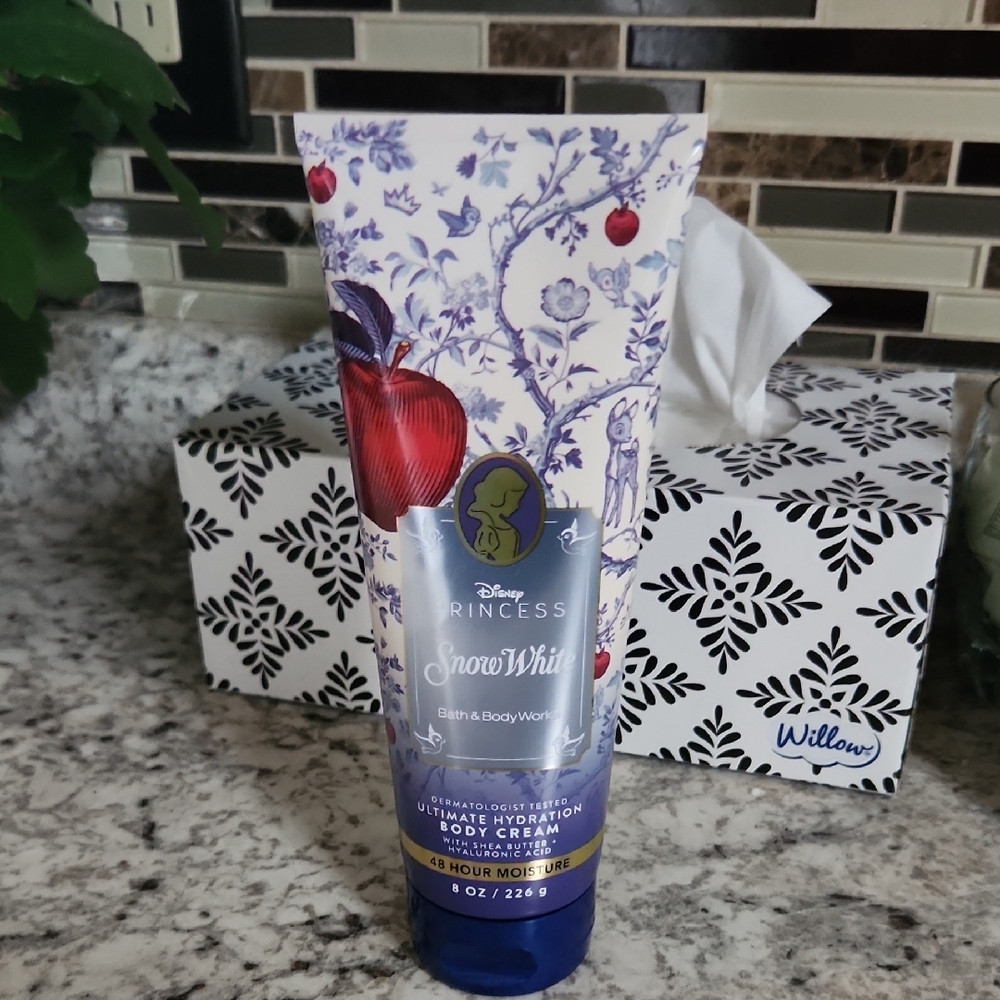 Snow White Ultimate Hydration Body Cream Disney Princess BBW 8oz